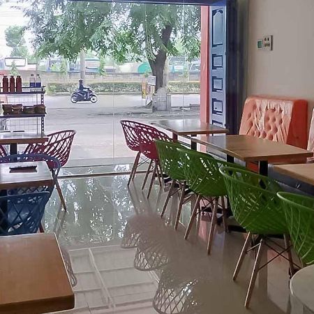 ホテルKoolkost Syariah @ Jalan Tb Simatupang Medan Sunggal エクステリア 写真